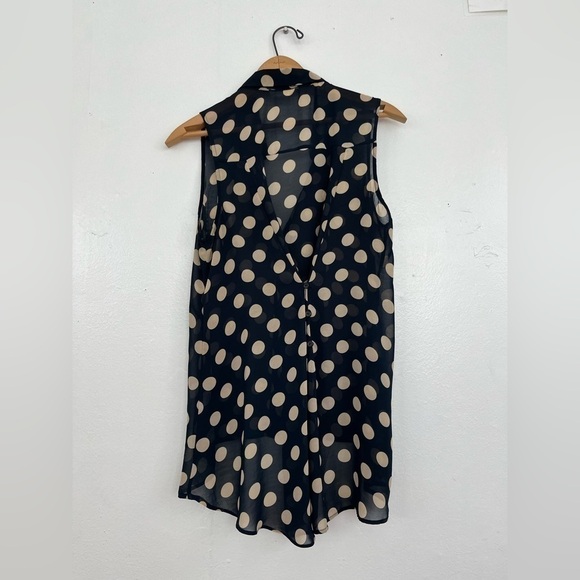 Sans Souci Polka Dot Sleeveless Button Down Blouse - Picture 3 of 5